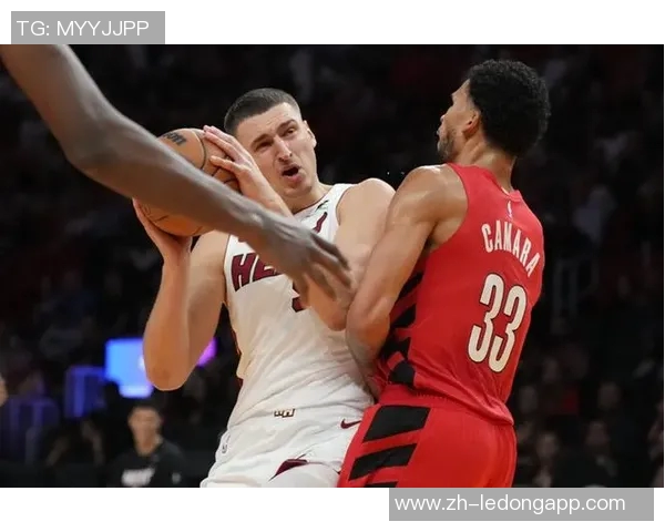 斯波强调约维奇需把握每一天提升自我机会期待他不久后展现实力