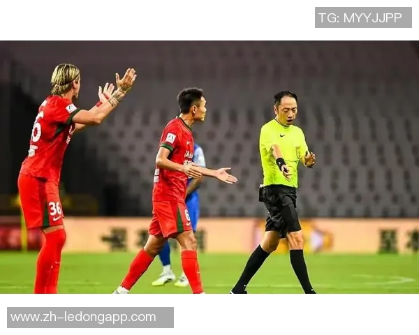 戴维点球失误引发争议记者怒斥其草率行为令人无法接受