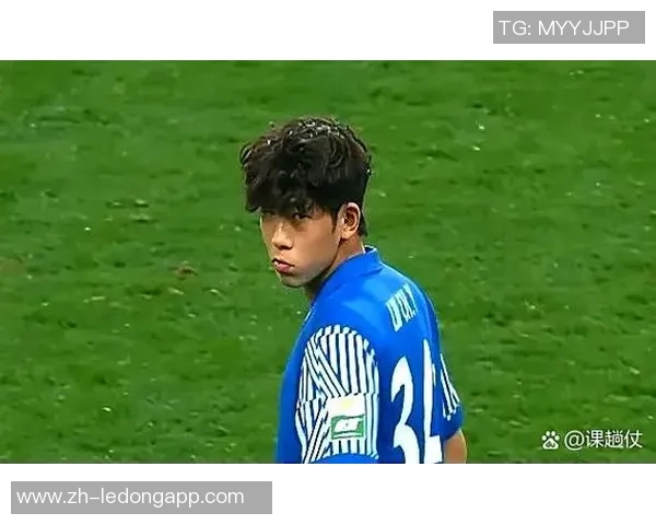 刘诚宇巧妙让球阿苏埃近距离射门被门将神奇扑出