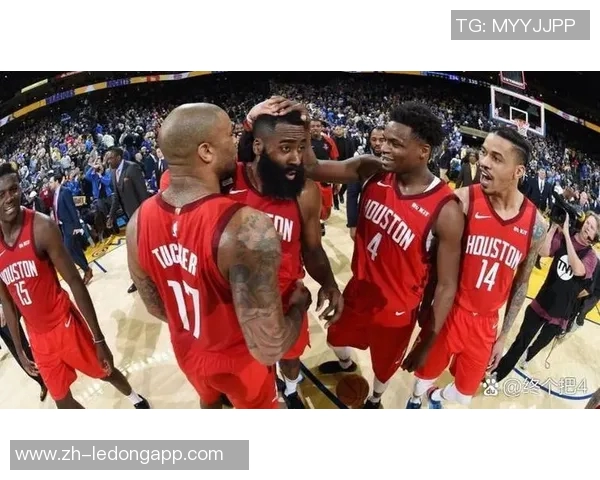 快船收官战迎战勇士比尔邓恩小琼斯科比布朗祖巴茨联手出击